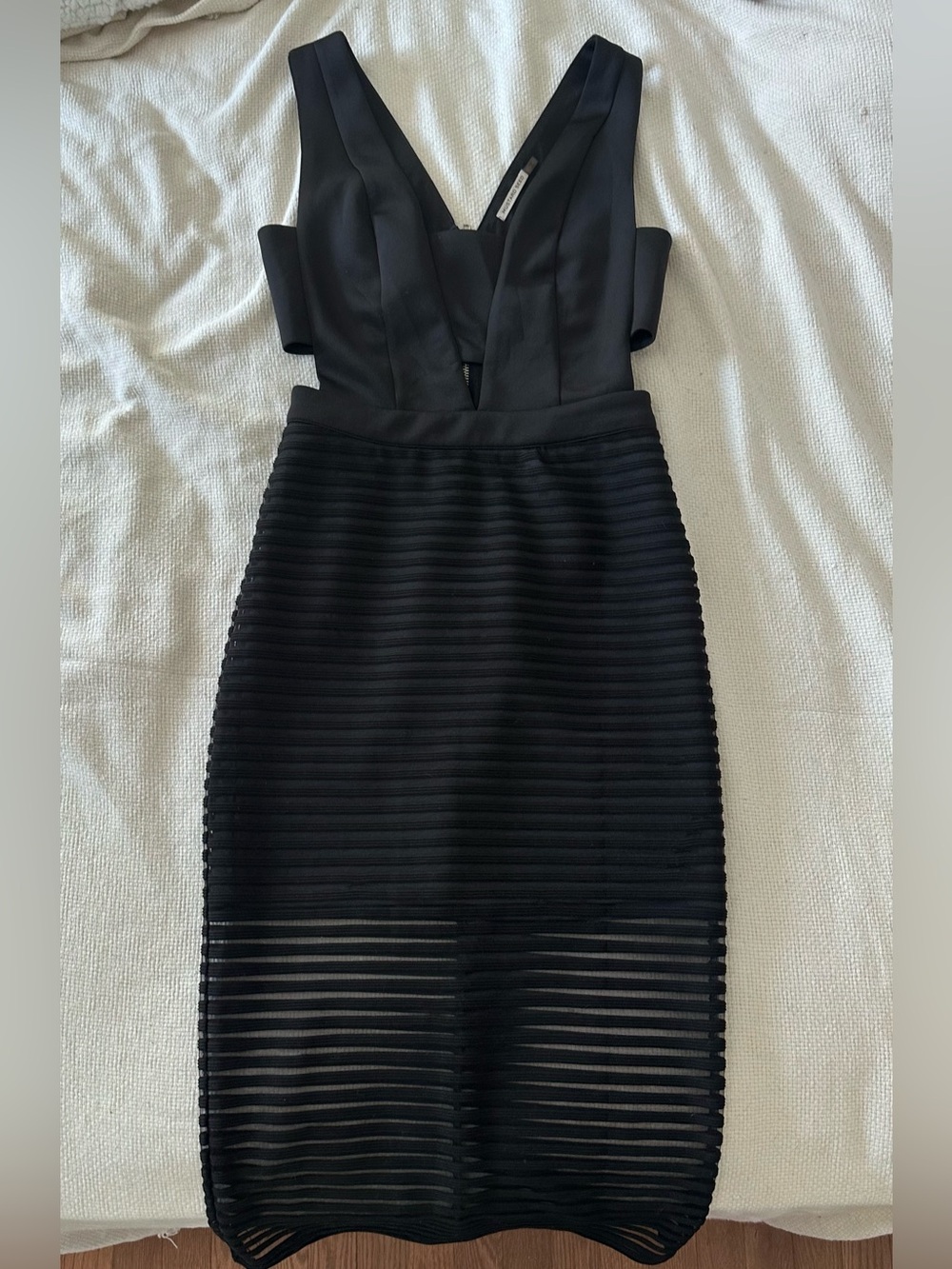 Black V-neck Mustard Seed dress - small